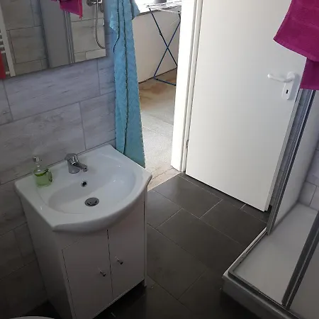 Einraum-ferienwohnung 46m2 Eisenhuettenstadt-diehlo